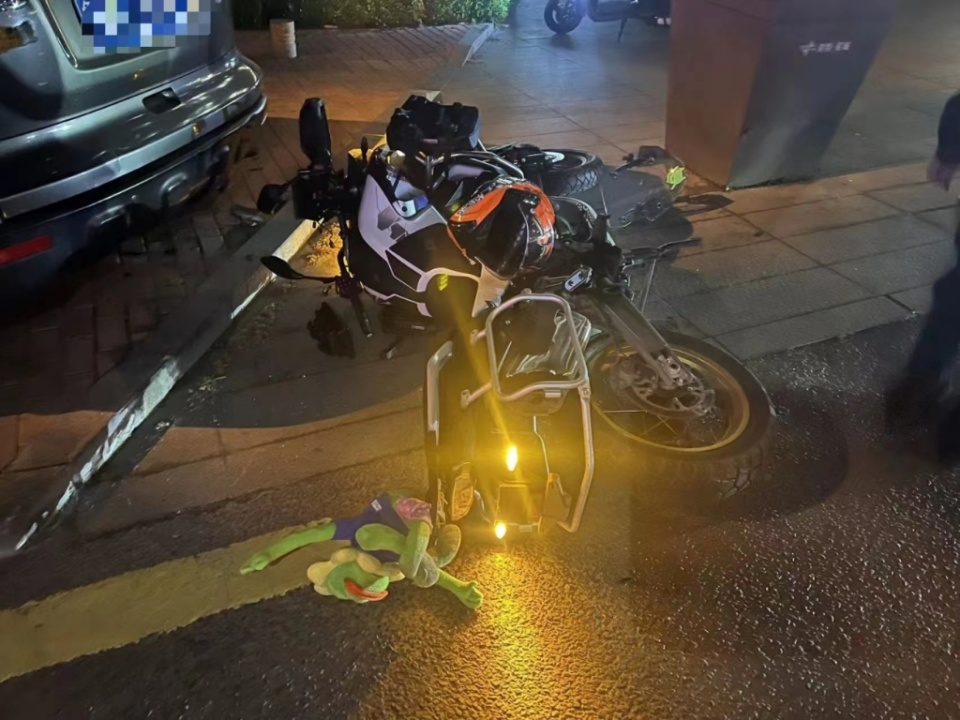 摩托车撞伤行人,市北交警启动救助基金来帮忙