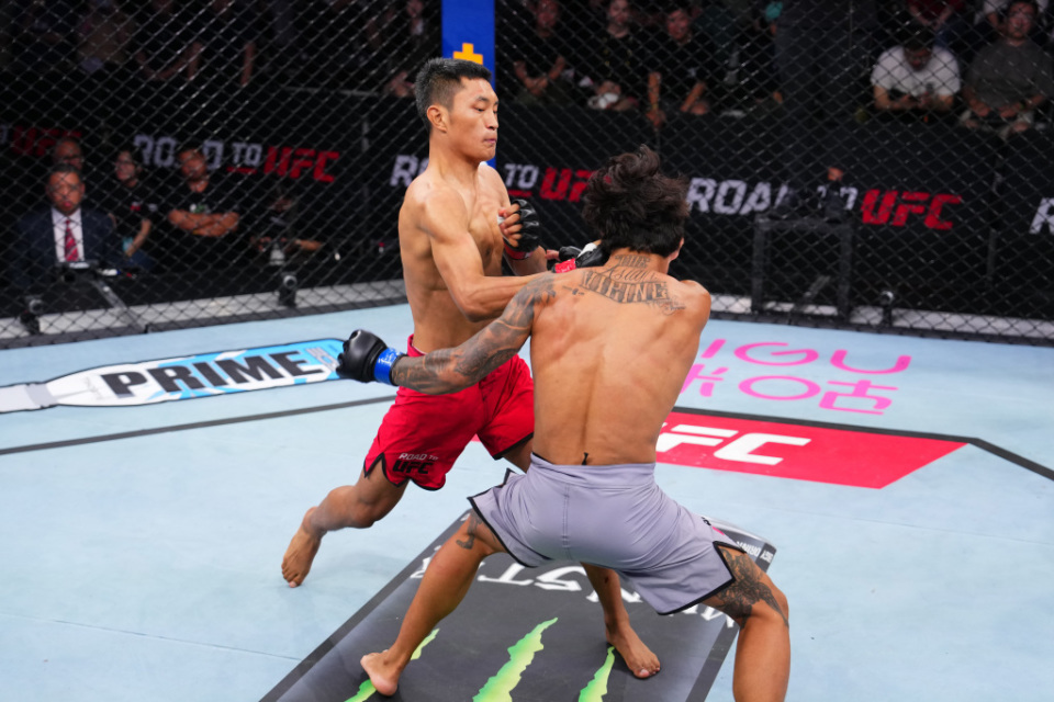 UFC精英之路激战上海，八角笼里诠释兄弟情深_腾讯新闻