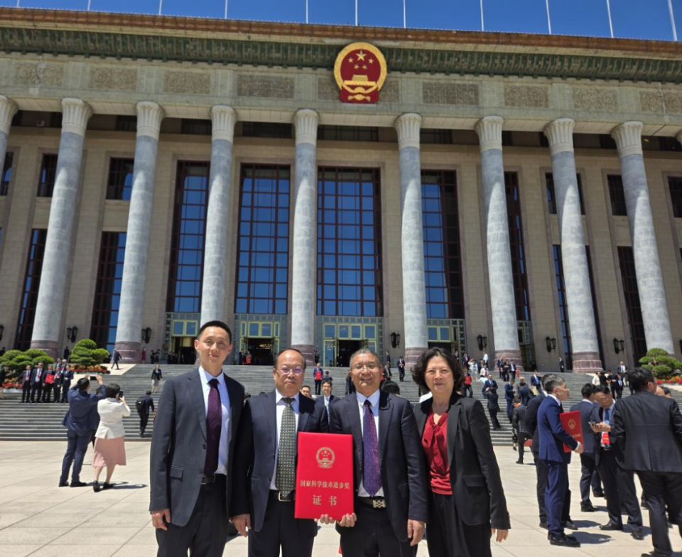 高分子科学与工程学院,高分子材料工程国家重点实验室傅强教授团队