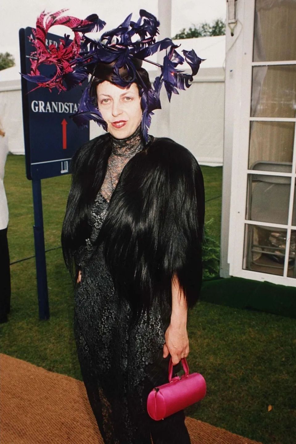 她是时尚圈最疯"假名媛",5次自杀,如今被拍成了纪录片