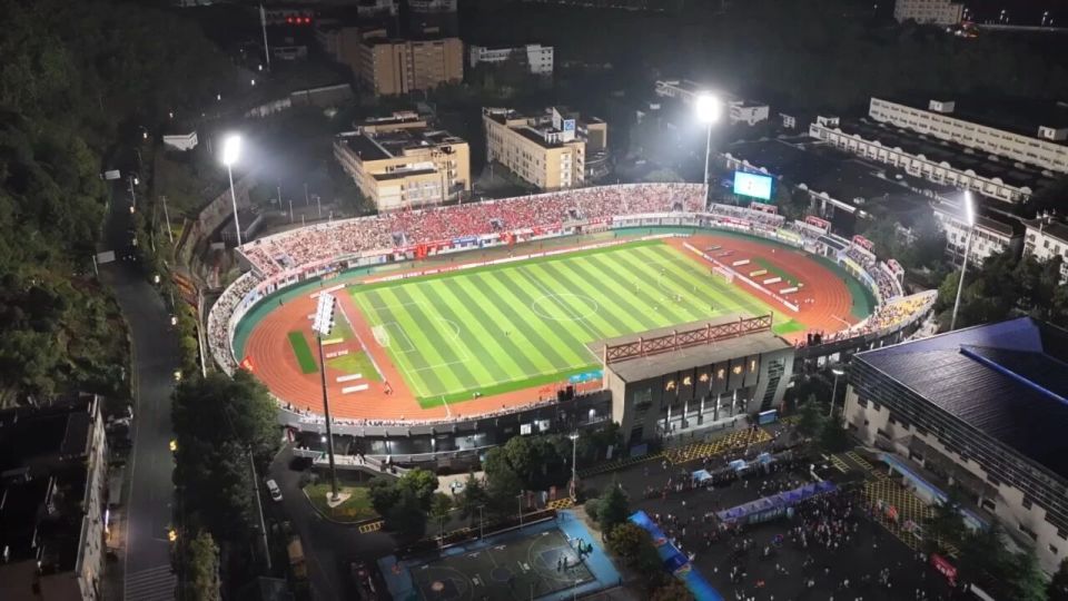 央视：“湘超”哨响 湘西踢出文旅“世界波”