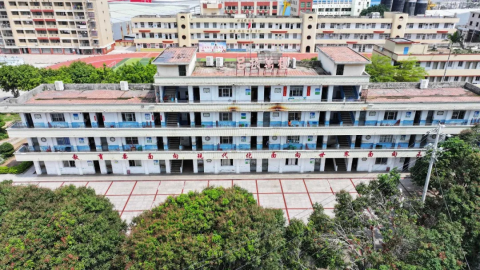 南安这所中学一个月募集超1100万元_腾讯新闻