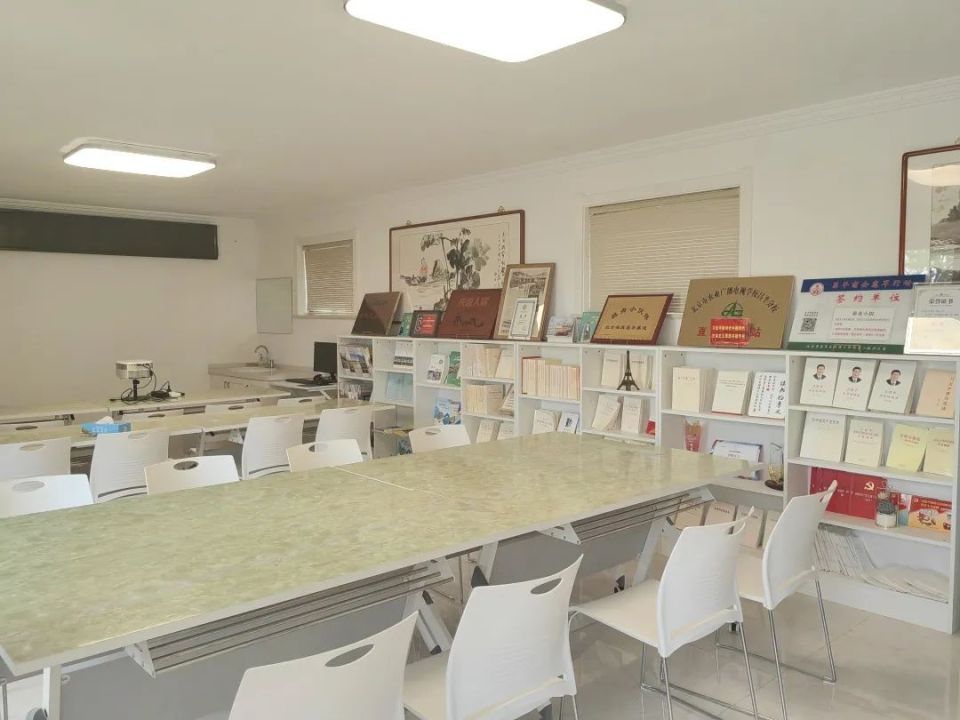 画国画曙雀鱼白棚室内风格十分清新富有艺术感和设计感据李媛媛介绍