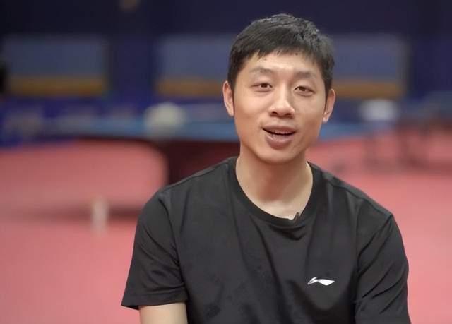 休息日都在加练许昕笑谈国乒内卷现象令人敬佩