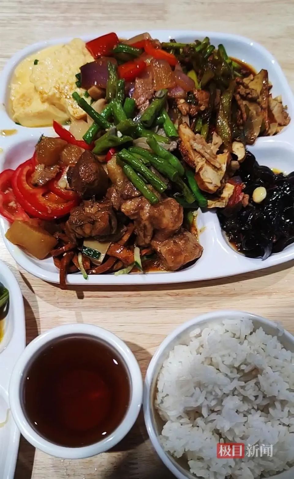 15元一餐不限量,超市里兴起平价食堂_腾讯新闻