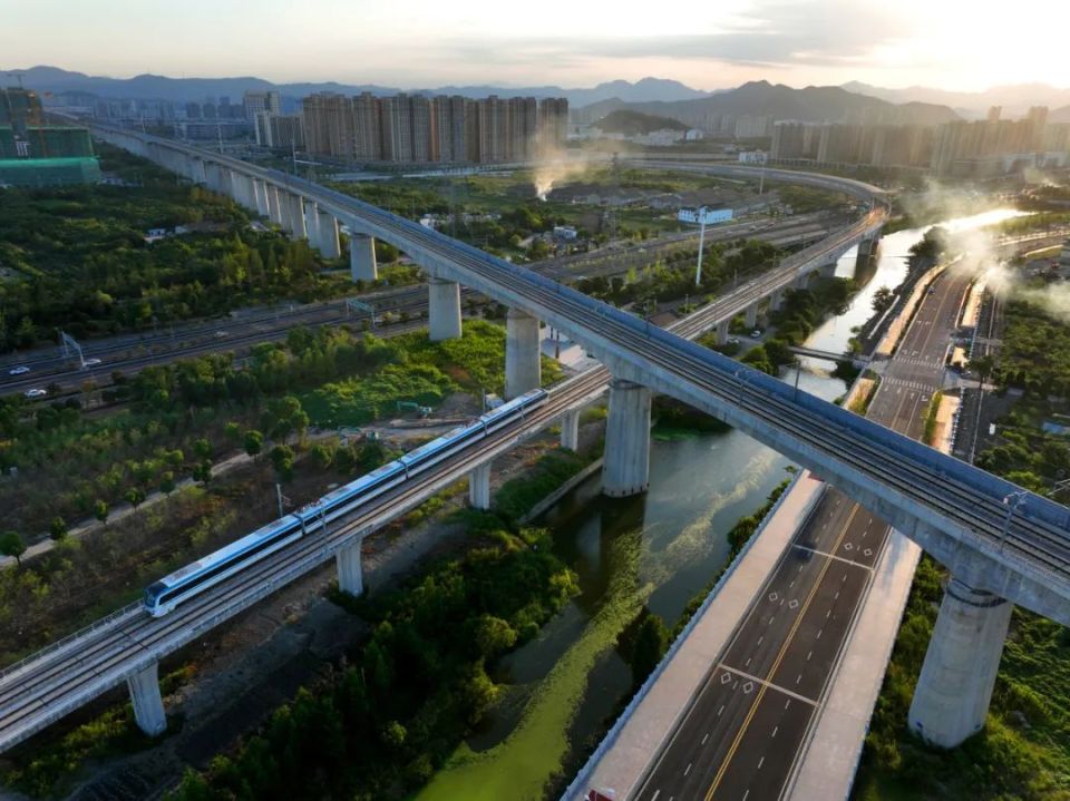 有人坐的台州市域铁路s1线客运总量约90034万人次