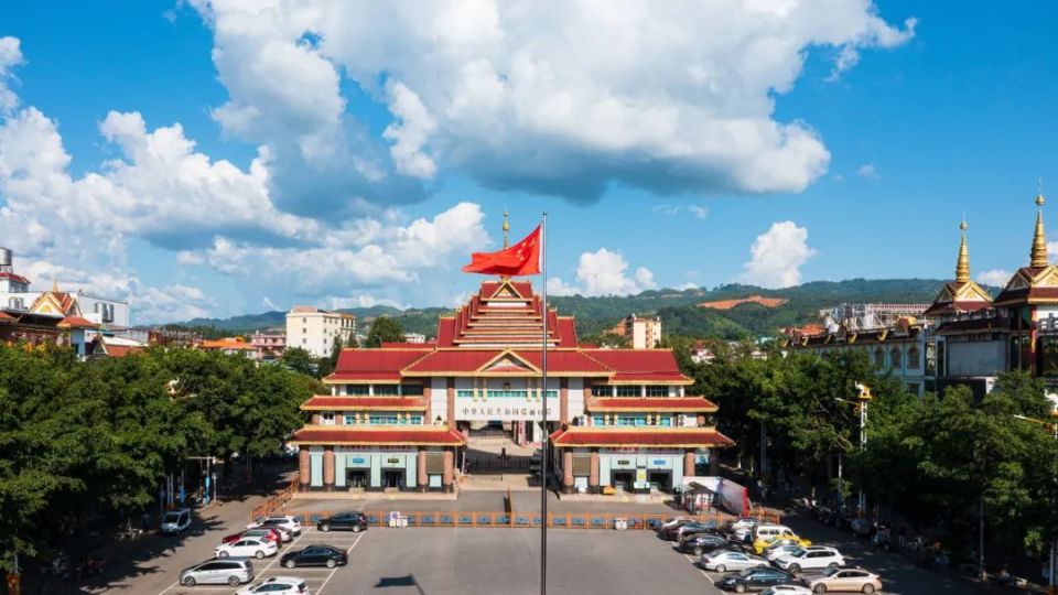 国门,边境最霸气的景观