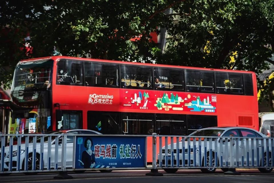 工人路过来,经过金三角,星星广场,再经过市府大道,都是椒江比较地标性
