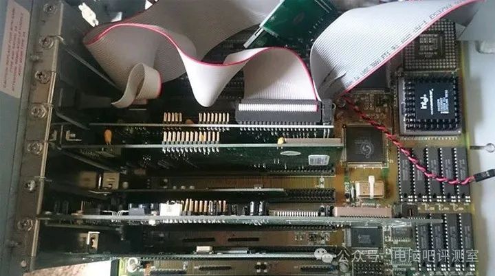 【装机科普日报】第53期:90年代的台式机与现在的台式机有啥区别?