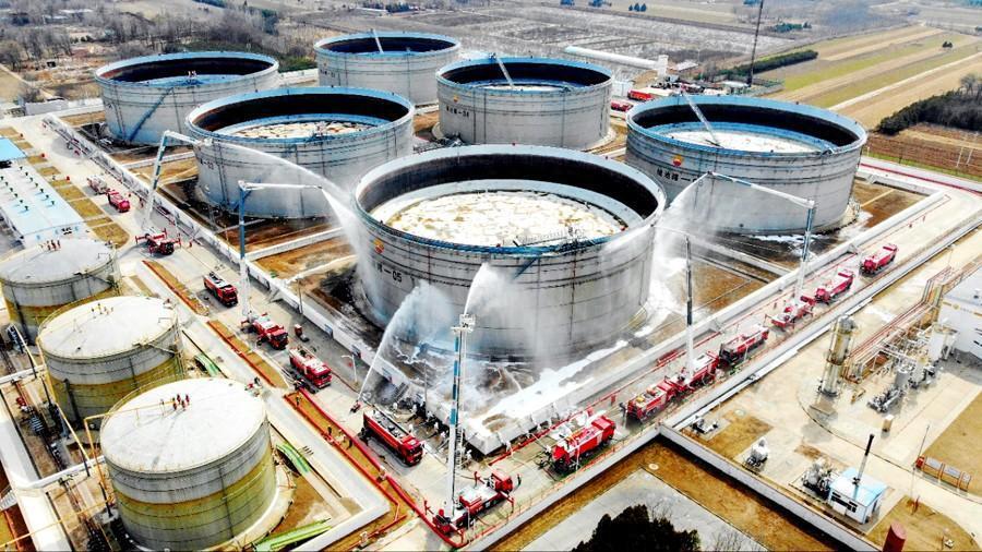 长庆油田输油二处开展企地油库消防火灾扑救实战应急演练