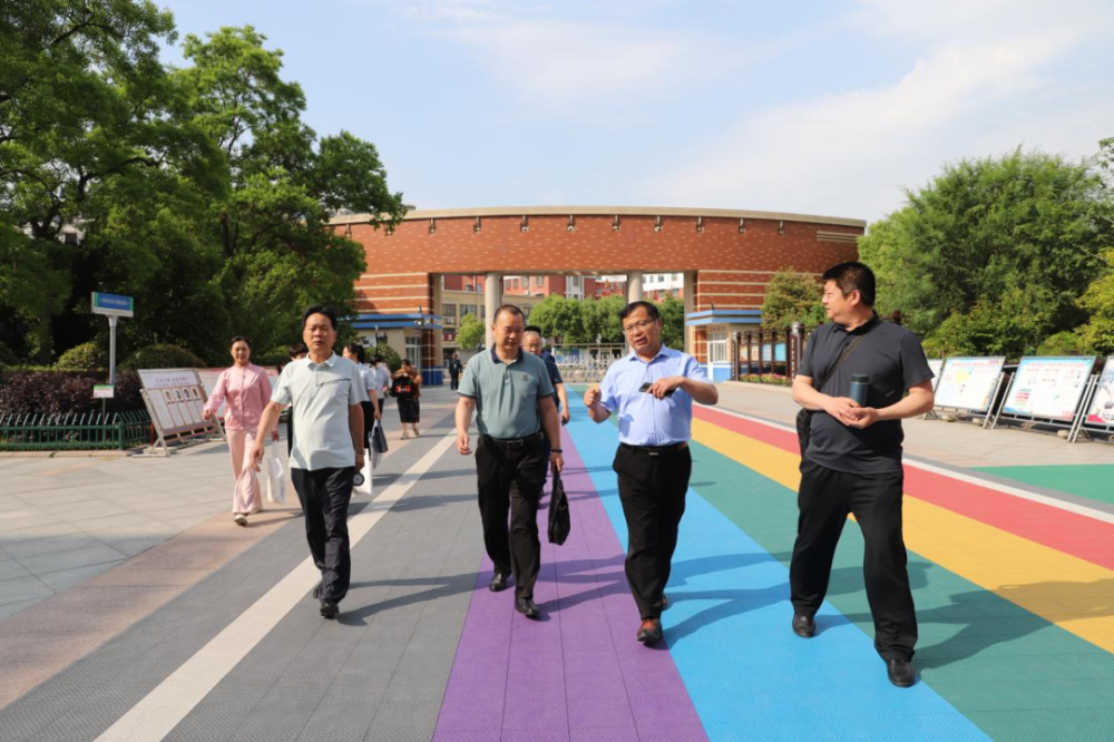 日前,萧师附小与天长市炳辉小学开展教师交流活动,实现资源共享,经验