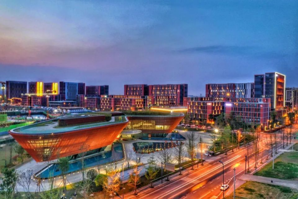 超大城市转型发展的成都新探索