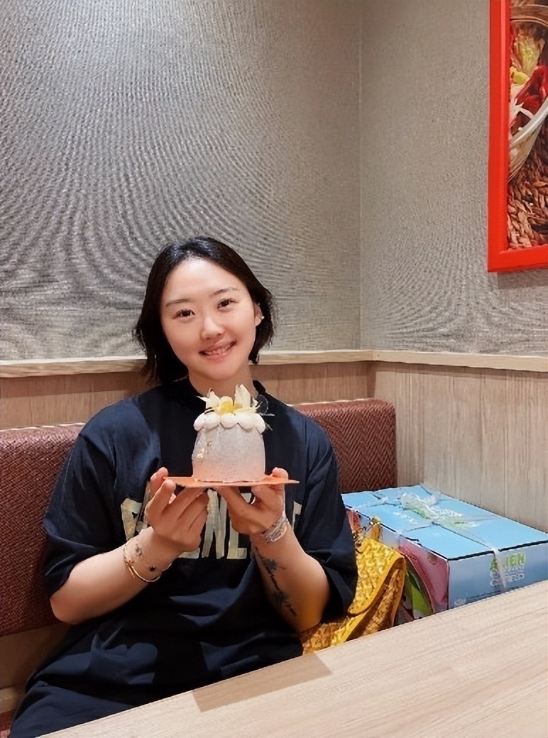 女篮大将武桐桐右膝十字韧带断裂,世界杯遭遇左膝韧带断裂刚康复