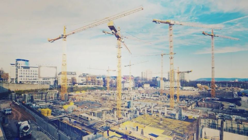 "同一个宿舍的室友,毕业后差距究竟能有多大",4个土木