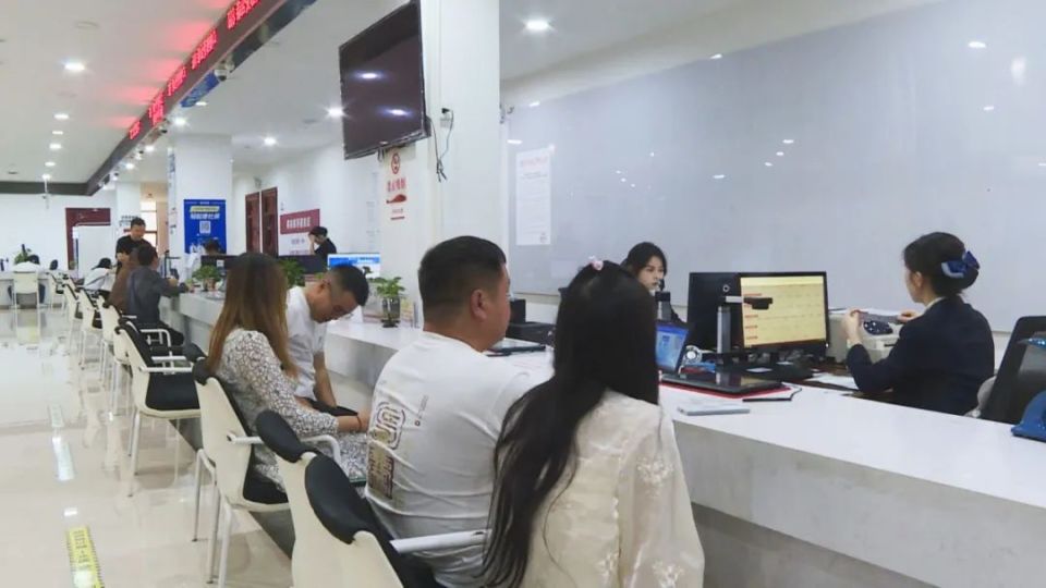 关岭自治县民政局:为爱护航不打烊