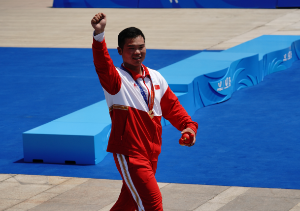 王世坤成都大运会上放光彩父母倍感自豪