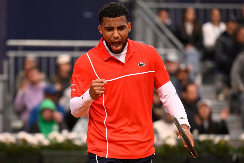 网球——巴塞罗那公开赛:菲斯晋级_腾讯新闻