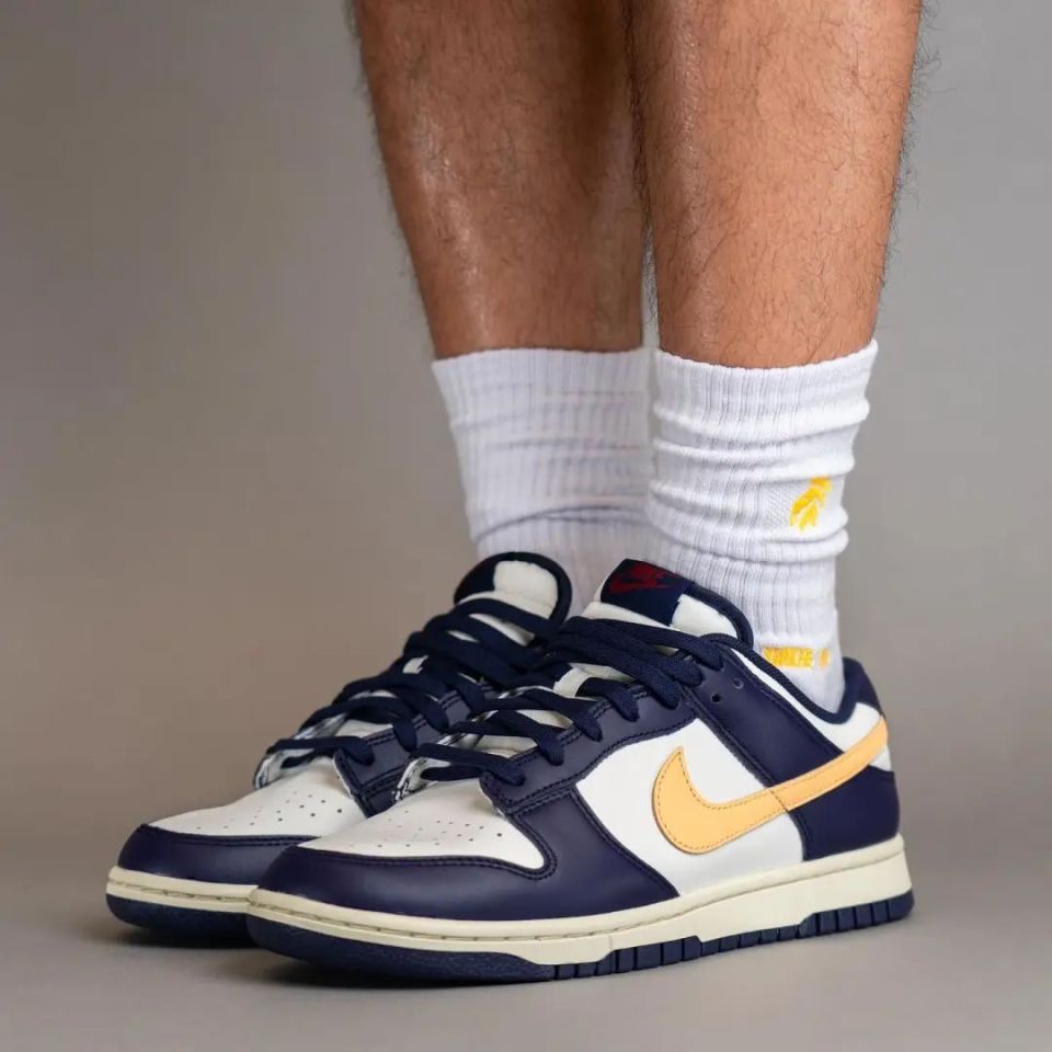这种配色都不便宜!全新 dunk 复古味拿捏了!_腾讯新闻