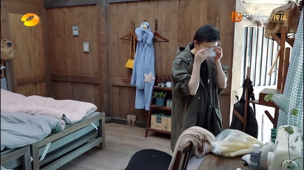 三个女人真实态,吴越忆青春落泪,陈乔恩喝醉发嗲,万茜洒脱自在_腾讯