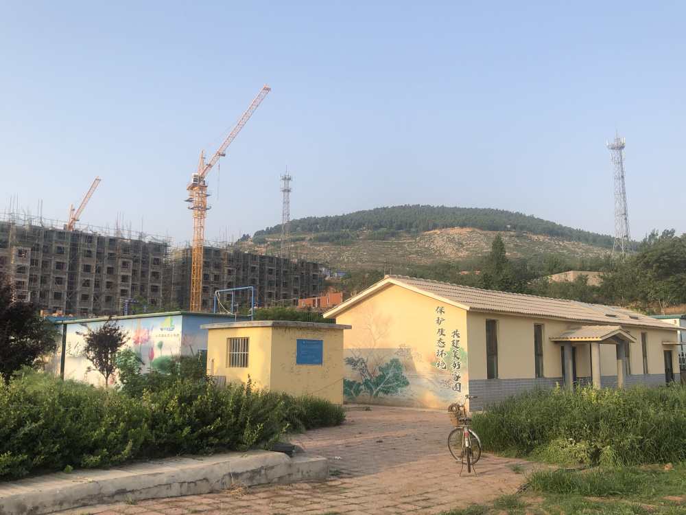 东平县银山镇污水管起来乡村靓起来