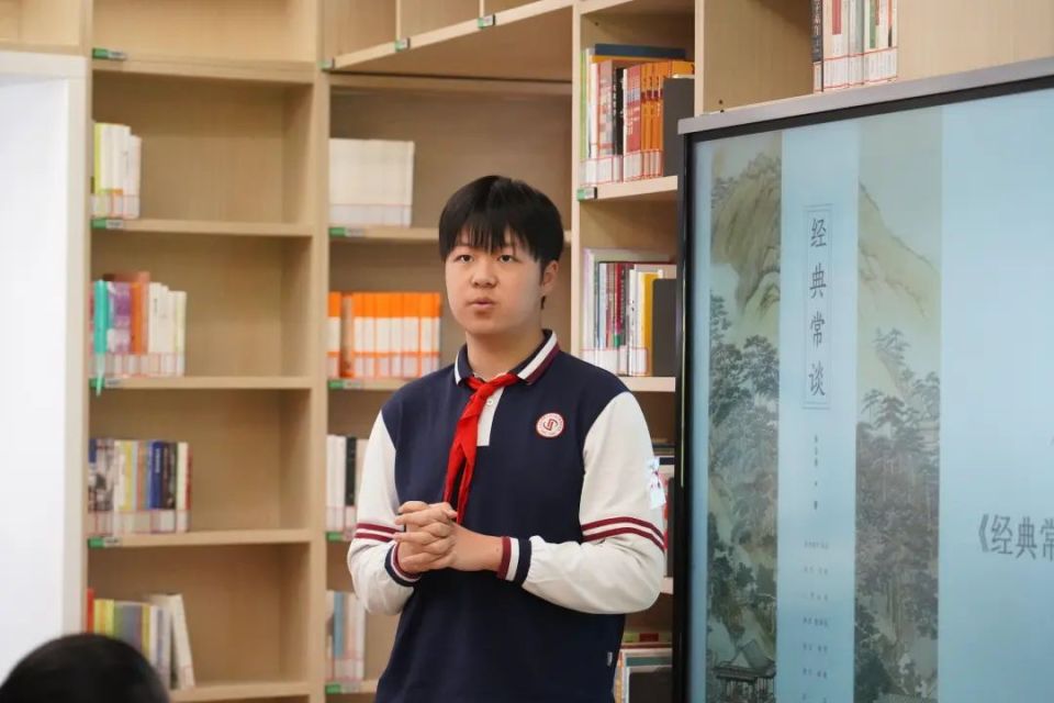 分享会基于大境初级中学"名著阅读课程",定期按学生年级分批展开活动