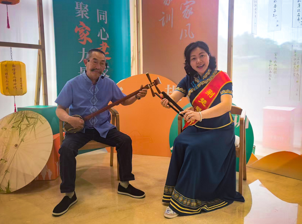 支点建设巾帼榜样丨土家非遗“摆渡人”刘光菊：让撒叶儿嗬、南曲，成为土家乡亲的“致富曲”_腾讯新闻