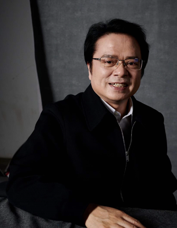 商洛籍著名作家陈彦第五部长篇小说《星空与半棵树》问世_腾讯新闻