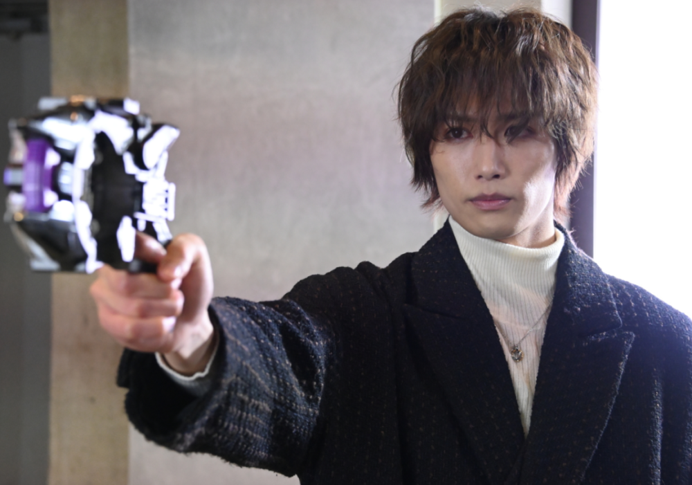 假面骑士娜猫解锁新形态失败 榜一大哥纸片人裘恩成功英雄救美_腾讯