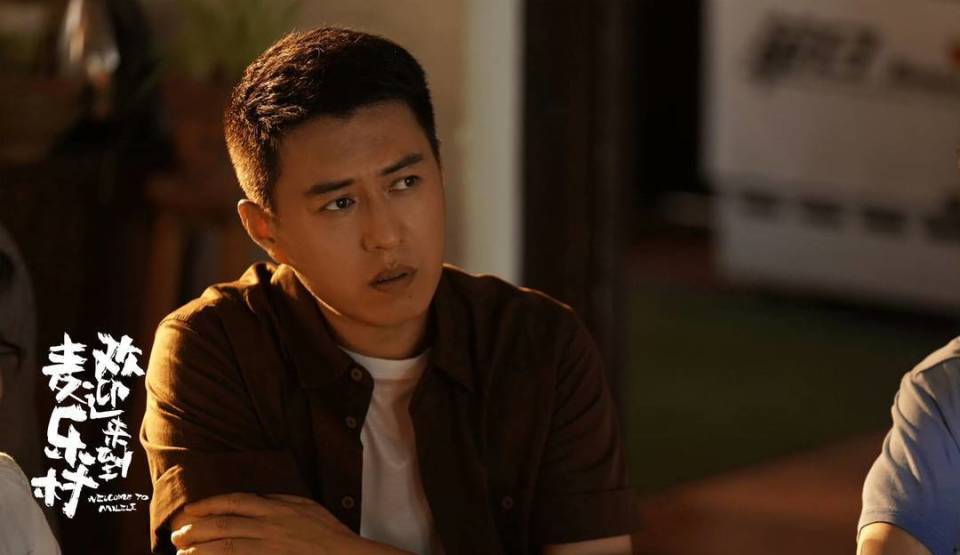 当演员靳东再次出现在观众的视线时,摇身一变成了心胸外科医生马嘉