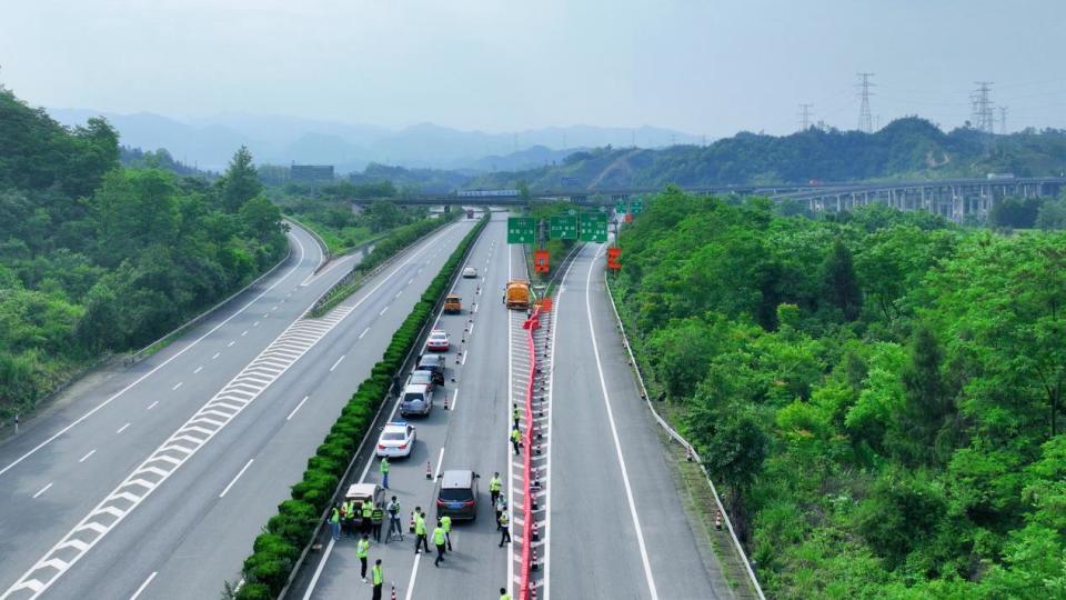 沪昆高速湖南这一路段已封闭,驾驶员们请注意