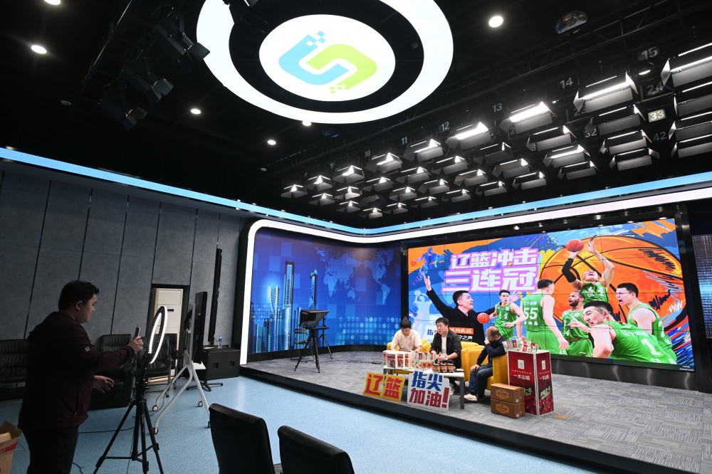 通过官方抖音平台与辽宁广播电视台辽宁之声一起进行总决赛直播互动