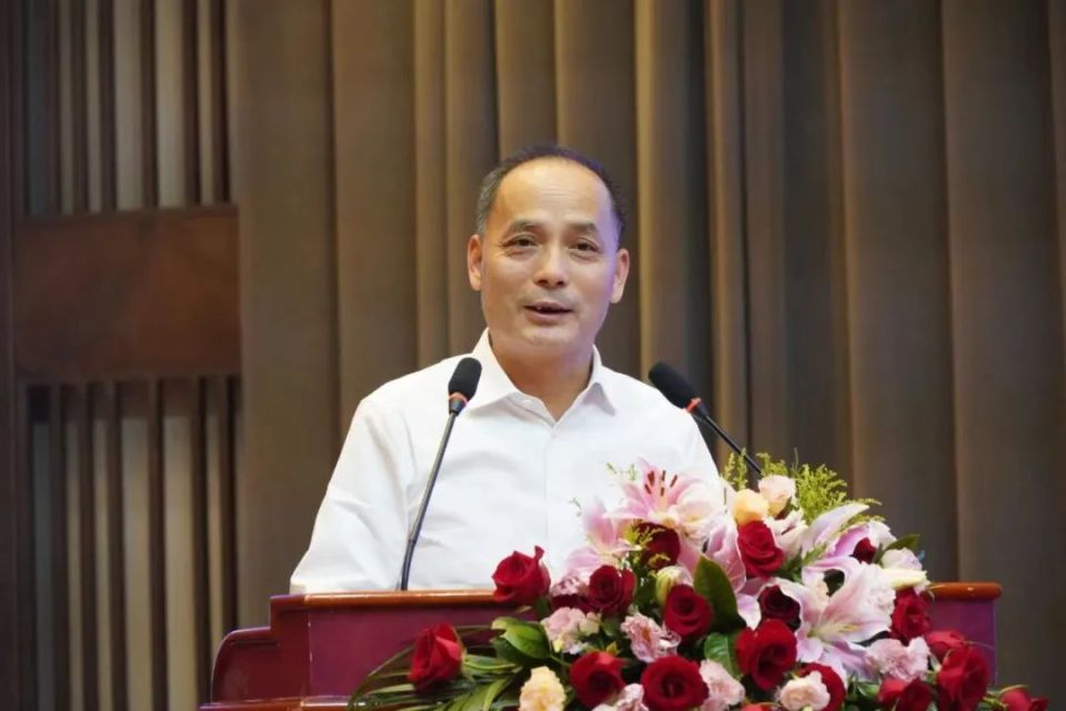 "作为在鄂城20余年逐步壮大的浙商企业,鄂州市和鄂城区长期以来给予了