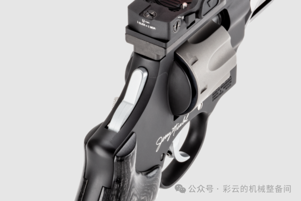 史密斯-维森新品:大师签名版model 327"世界纪录"比赛转轮手枪