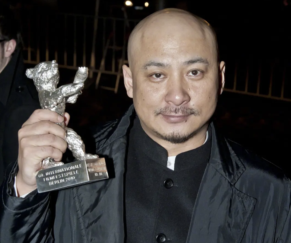 演员孔琳:情断王全安,和耿乐相恋7年被分手,54岁不婚也幸福