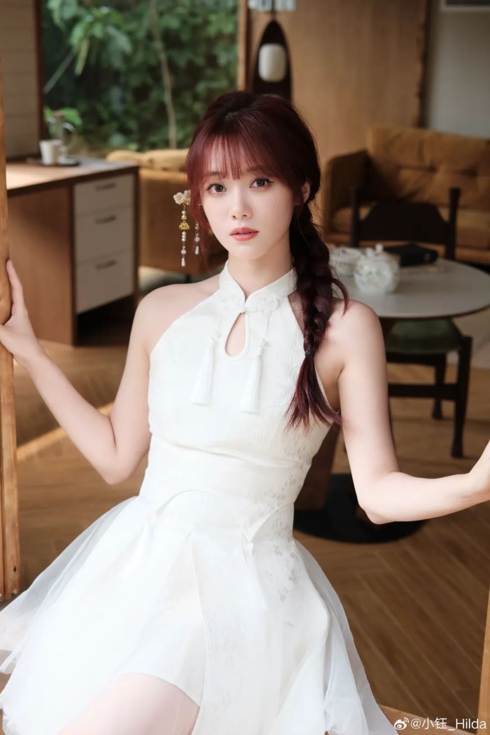 【lpl老婆】小钰春日旗袍出游,肤白又貌美