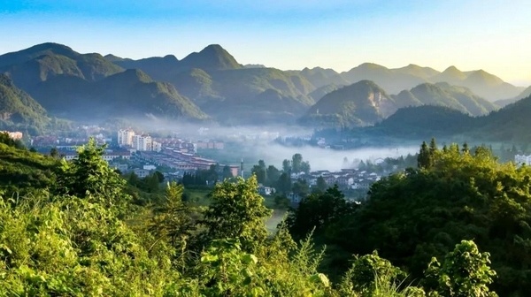遵义桐梓:"村晚"点燃旅游 文艺唤醒大山_腾讯新闻