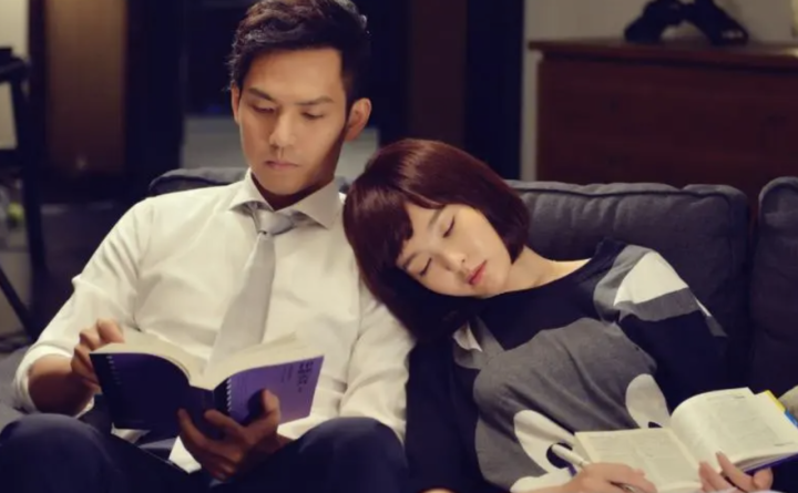 12年后,《何以笙箫默》被搬上荧幕,这部由钟汉良,唐嫣领衔主演的电视