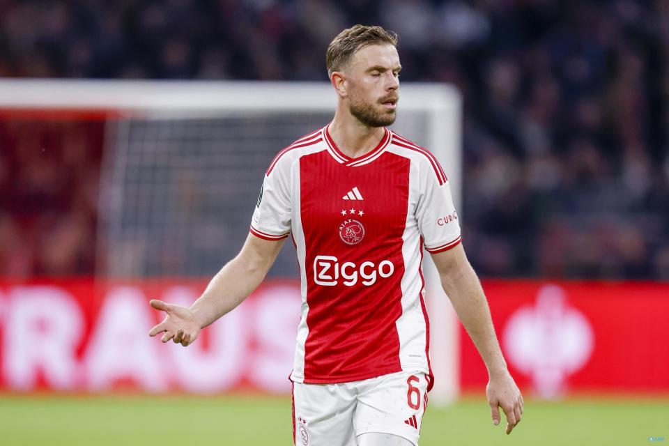 亨德森遭遇记者发难并回击我们没输掉比赛你可以随意去发挥