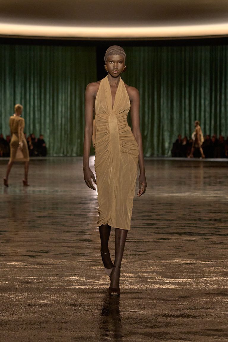 saint laurent圣罗兰 2024冬季女装系列_腾讯新闻