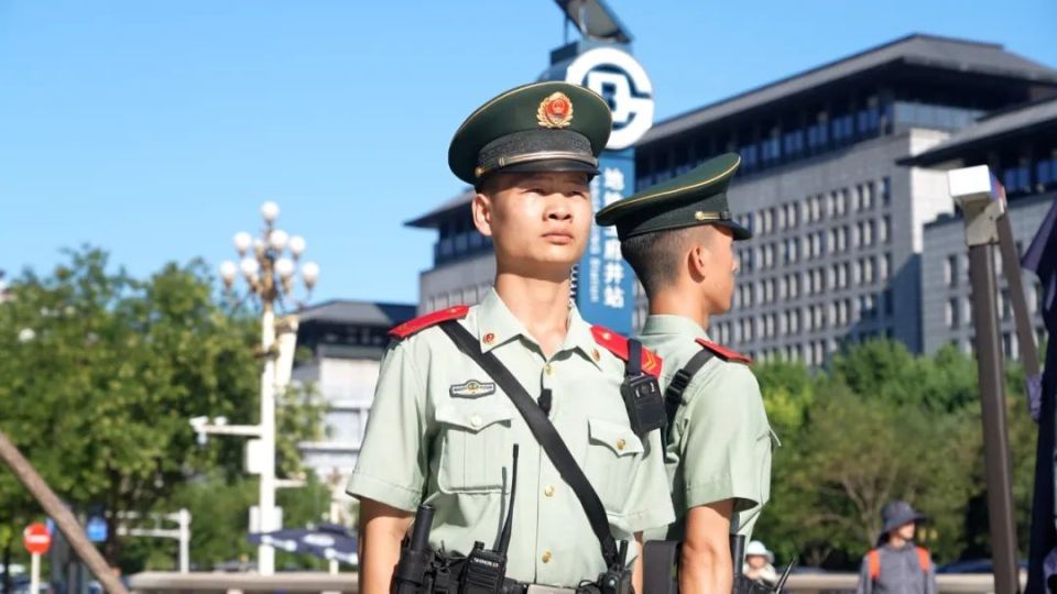 ​万家灯火下的夏日图景,北京武警为您守护
