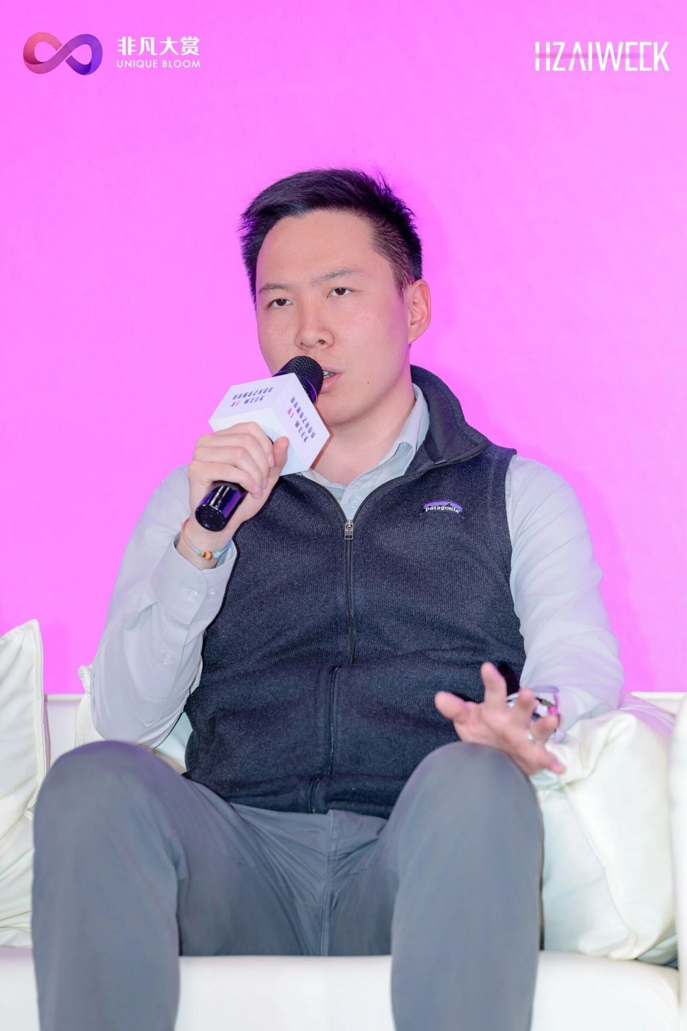 投资人为什么一边喊泡沫，一边又拼命下注 AI · 原文图片 3