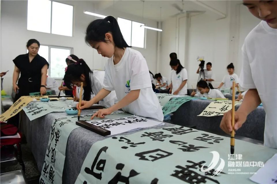 江津区"慈云杯"第二届中小学生书法比赛举行