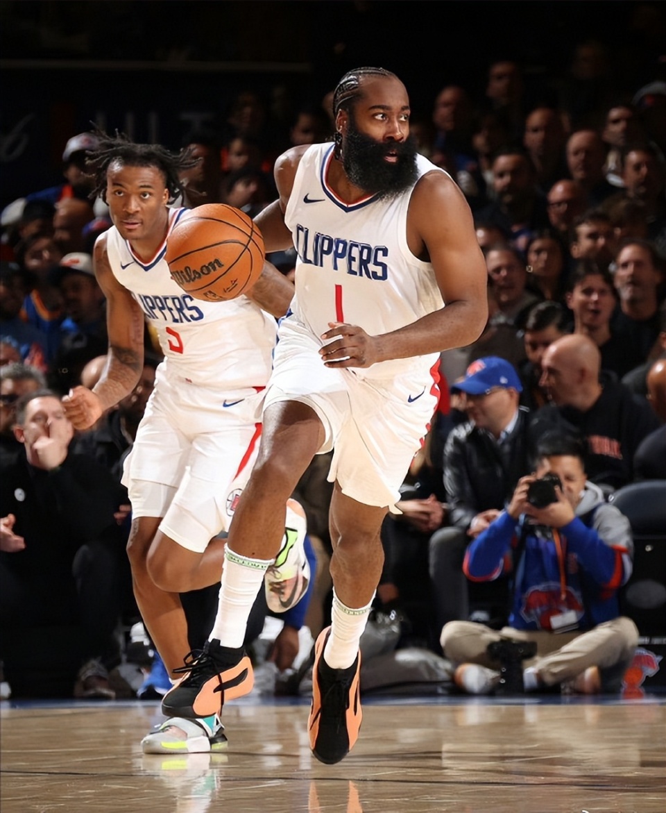 哈登快船首秀砍17 3 6,四巨头合砍62分惨败尼克斯-腾讯新闻