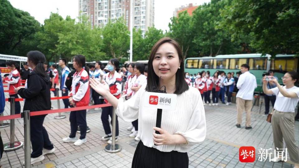 南京市中华中学考点副主任,学校副校长钱华介绍,今年该考点共有考生