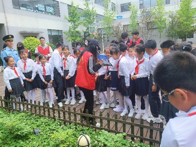 青岛市生态环境局即墨分局开展国际生物多样性日主题宣传活动