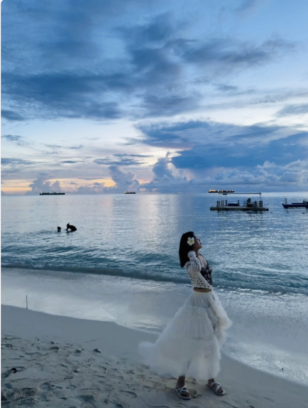 蓝盈莹海边穿泳装:《甄嬛传》14年,她是颜值最高的「小丫鬟」了
