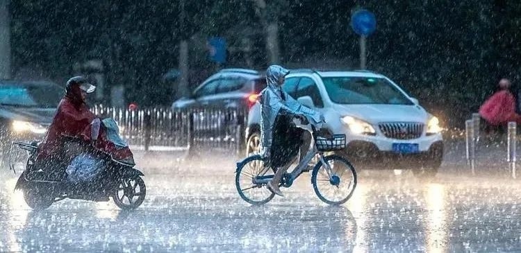 中雨 天气图片