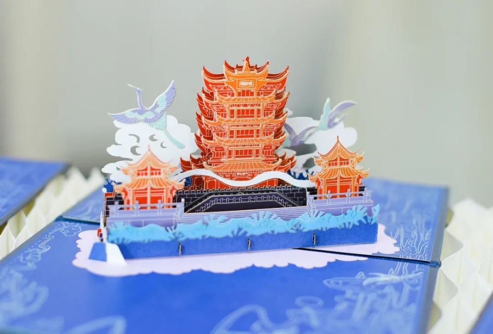 这里还将定期举办设计师沙龙,让黄鹤楼成为艺术家和设计师交流的汇聚