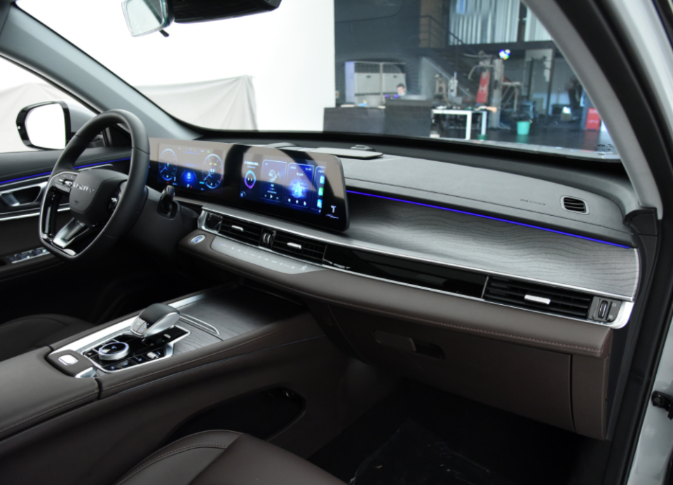 中国　山河　８分 解读奇瑞瑞虎8系列：8系共有五款车，选车需要着重了解动力系统