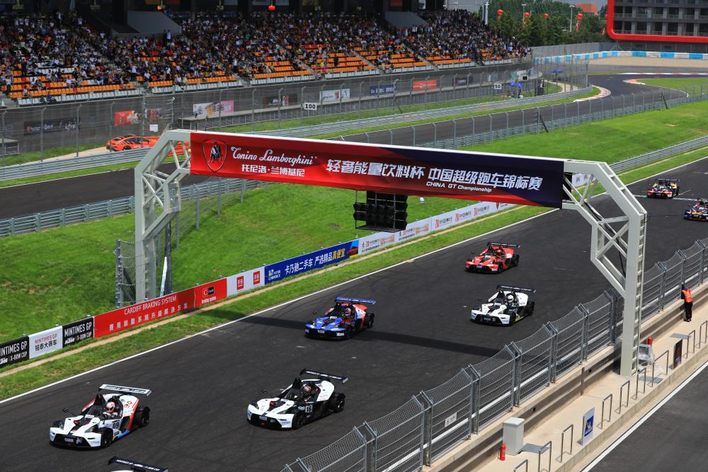 首位冠军邀你共享热爱:赛车非常刺激非常解压!_腾讯新闻